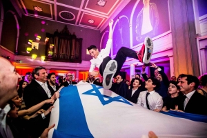 Lights, Camera, Mazel Tov: 5 Smart Ways to Find the Right Pro for Your Bar Mitzvah Video