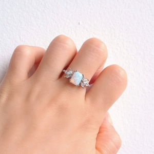 The Emotional Power of Jewelry: Why Rings Still Speak the Loudest