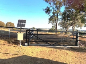 Solar Gate Efficiency: Calculating Power Savings and Carbon Cuts