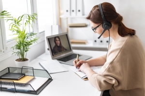 5 Tasks Every Entrepreneur Should Outsource to a Virtual Assistant