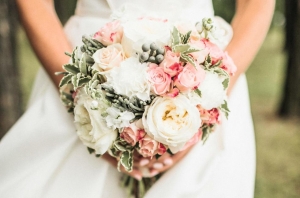 Get your desired flower bouquet with experts at Flowers Mart
