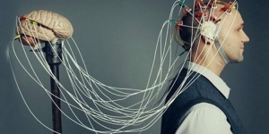 How can mind reading Technology in the 21st century be blocked?