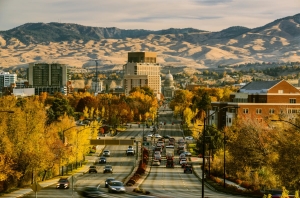 How to use flight search tools to get the best boise for Las Vegas deals?