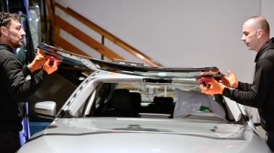 Qu'est-ce qui est inclus dans un service complet de réparation de verre automobile à Montréal ?