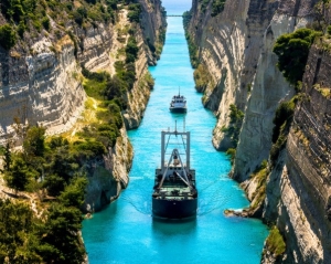 Cruise vs. Land Tour: Which Christian Travel Experience Is Right for You