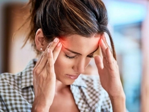 Can acephalgic migraine be managed effectively without headache?