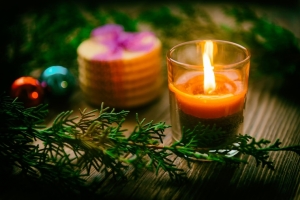 What Is a Yuletide Candle? History, Scents & Symbolism