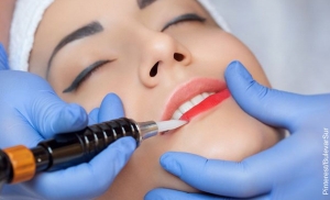 Lip Tinting Service vs.Lipstick: What’s Better for Long-Lasting Color?