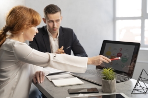Real Cost of Outsourcing Software Development: Freelancers vs. Companies