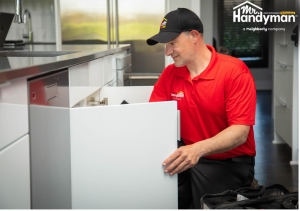 What’s the Best Way to Fix Cabinet Doors That Won’t Close Properly?