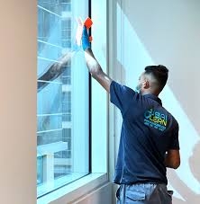 Pro Tips to Clean Windows Quickly and Efficiently