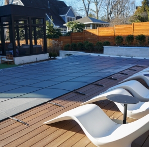 How The Pool Service Companies Work on the Client Site 