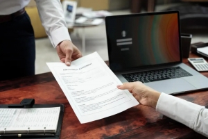 How to Choose the Right Recruiting Service for Your Career Goals