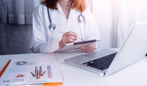 How Medical Accounts Receivable Services Handle Extended A/R Aging  