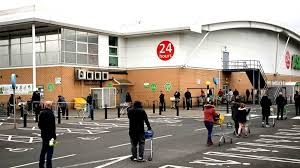 Are Scottish Supermarkets Open Late for Travelers?