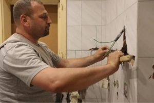 Tile Trouble? These Quick Fixes Could Save You Hundreds