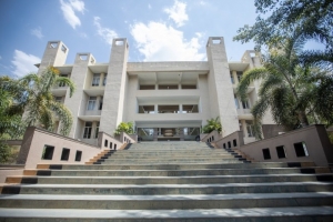 Why Study Computer Science and Engineering (AI & ML) in Hyderabad, and What Are the Benefits?