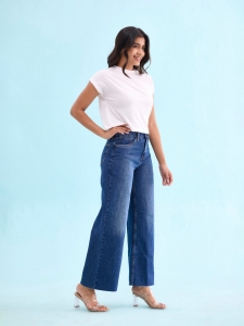 Office to Weekend: Versatile Looks with Jeans Pants for Women