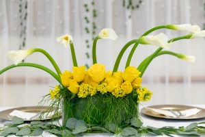 How Much Do Flower Centerpieces Cost for an NYC Anniversary Celebration?