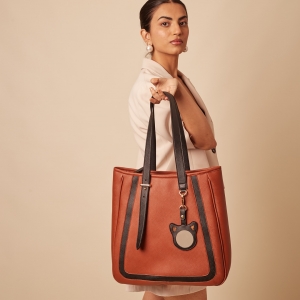 Best Sustainable Leather Handbags for Women in 2025