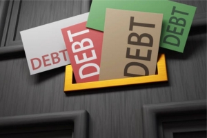 What are the risks of using a debt consolidation loan with a bad credit score?
