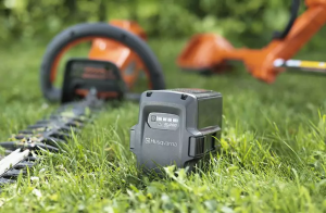 How Do Battery Power Garden Tools Perform in Different Weather Conditions?