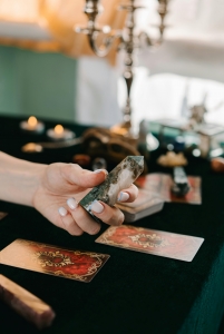 How Astrology and Tarot Card Reading Work Together for Deeper Spiritual Guidance