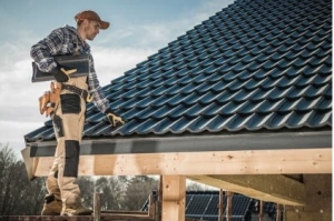 What to Expect When You Hire a Roof Cleaning Contractor