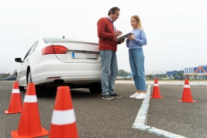 A Beginner’s Guide to Professional Driving Lessons in the UK