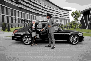 How to Choose the Best Professional Chauffeur Services Paris During Festival Season
