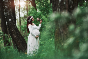Why Pregnancy Photography Is One of the Most Meaningful Investments
