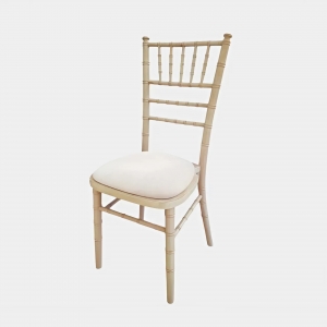 Common Mistakes to Avoid When Buying a Chiavari Chair