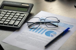 How to hire the right financial adviser today
