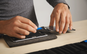 Why Screen Replacement Should Be Done by Professionals