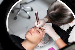 Transform Your Brows at Home: Why a Brow Lamination Kit Is a Beauty Must-Have