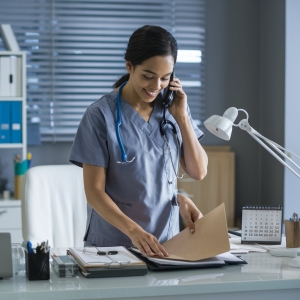 Understanding the Differences Between a Clinical Medical Assistant and a Medical Scribe