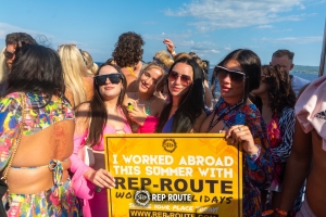 Work in Greece This Summer: Jobs, Accommodation & Travel Tips