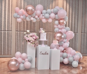 Create Stunning Events With Illuminated Furniture And Plinths