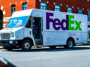 Designing High-Impact Truck Wraps That Convert Views into Customers