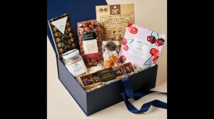 From Cakes to Cookies: Choosing the Right Wholesale Packaging for Your LA Bakery