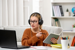 Pourquoi prendre du retard ? Obtenez votre MBA de manière intelligente grâce à la formation à distance