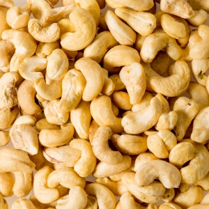 Cashew Market Size, Share, Trends, Growth & Report 2023-2028