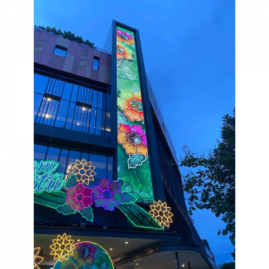 Revolutionizing Visual Communication: Zoom Visual Display Screen Leading the Way with Outdoor LED Screens and Cloud-Based Digital Signage in Singapore