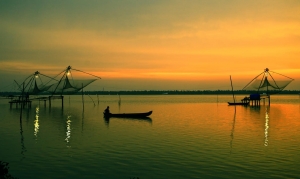 Find Couple-Friendly Getaways in Kerala, from Beach Walks to Treehouse Stays