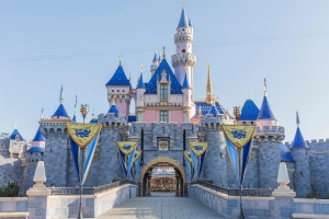 Exploring America’s Most Iconic Theme Parks: From Ocean Wonders to Fairy-Tale Magic