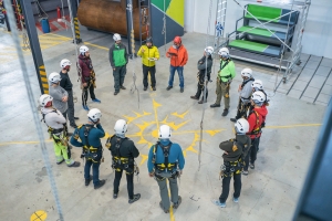 In-House vs. Outsourced Safety Compliance Training: What’s the Right Fit for Your Team?