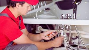 DIY Emergency Steps Before the Plumber Arrives