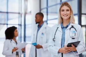 How International Medical Graduates Can Adapt to the Canadian Healthcare System