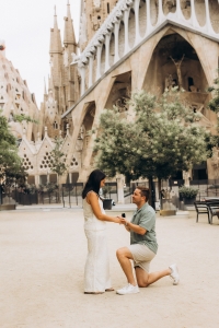 The Secret to Portrait Photography in Barcelona That Looks Straight Out of a Magazine