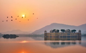 Top 10 Places to Explore Between Jaipur and Udaipur